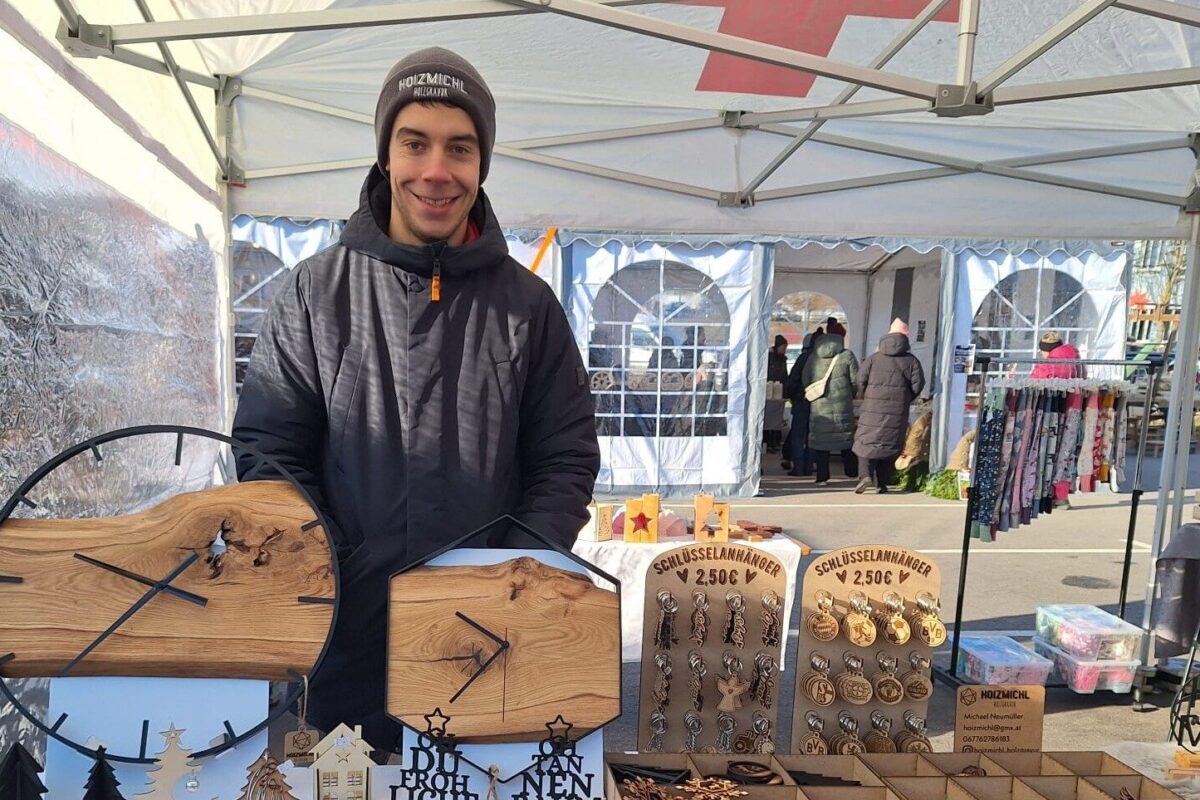 Rot Kreuz Weihnachtsmarkt Titelbild